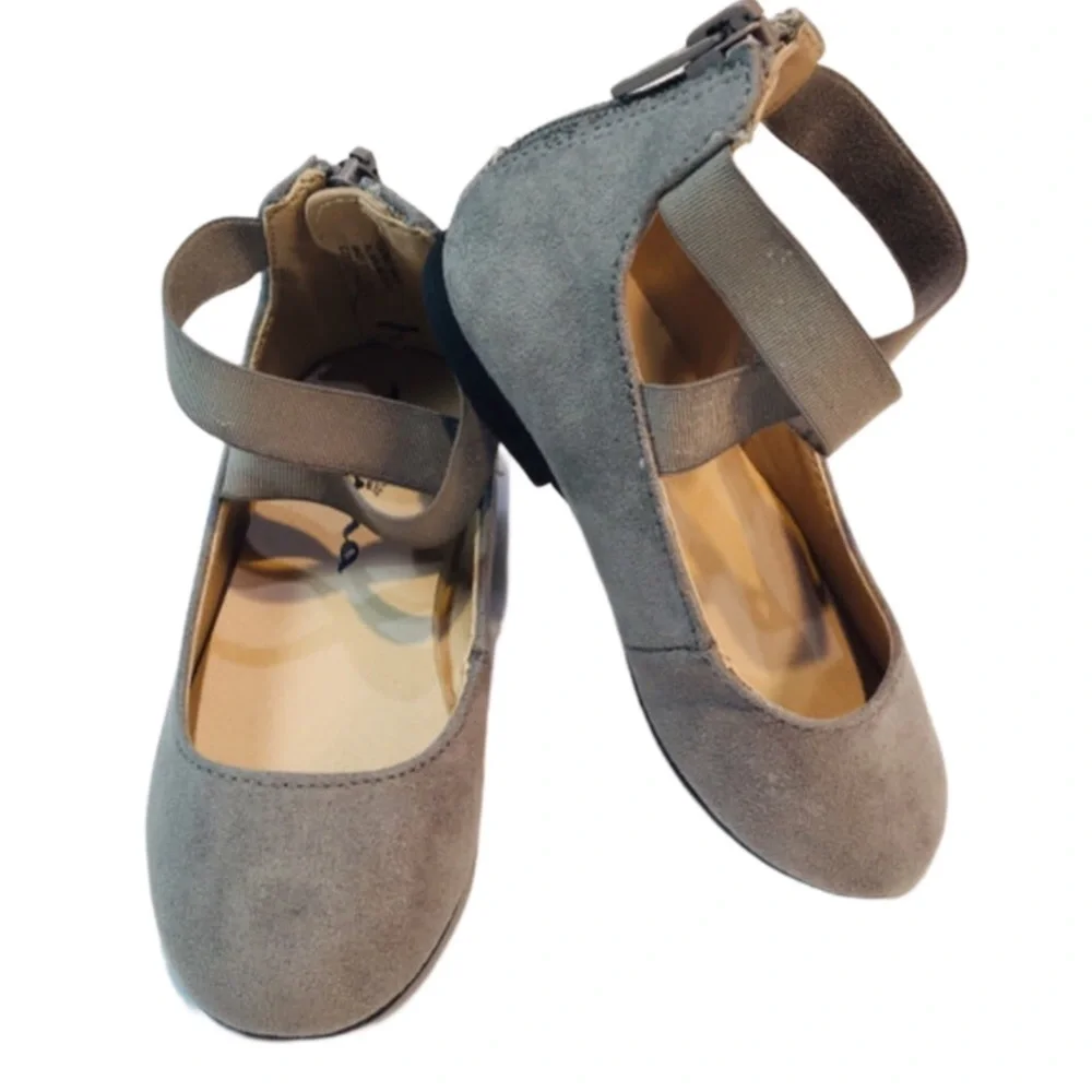 Nina Marissa Gray Faux Suede Cris Cross Ballet Flats Girls Size 6 (Big Girl 4)
